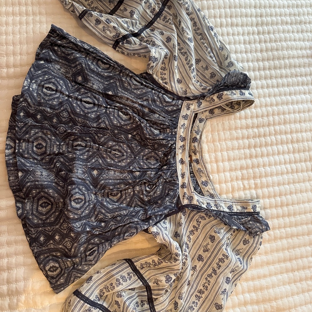 FreePeople blue & white patterned peasant top